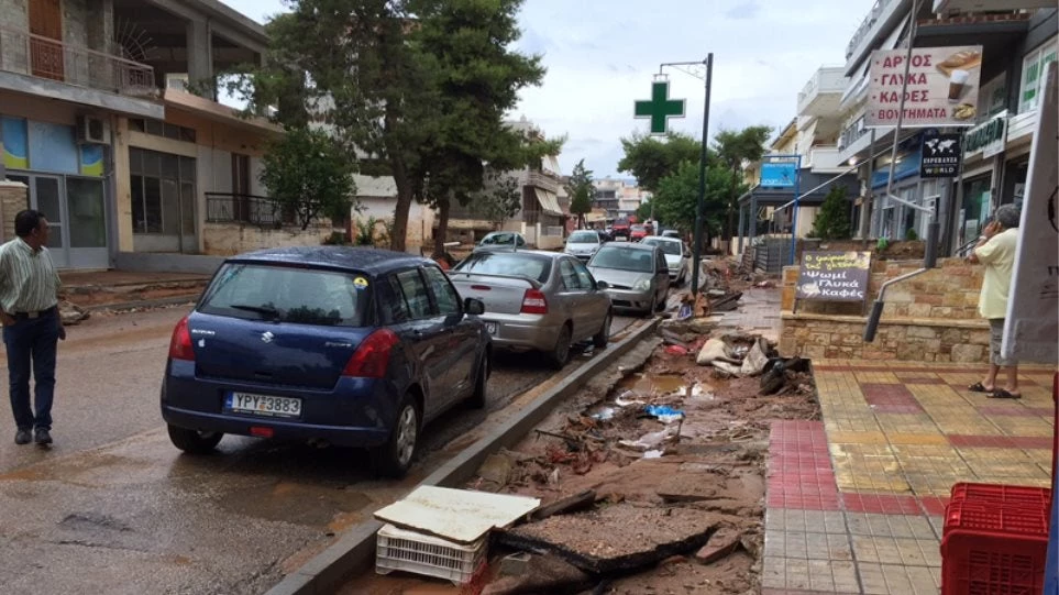 Η αδιαφορία της πολιτείας! Σε απόγνωση οι κάτοικοι της Μάνδρας λόγω της πλημμύρας -Δεν έμεινε τίποτα όρθιο (βίντεο)